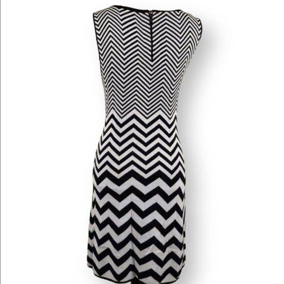 Alice + Olivia Vix Chevron Zig Zag Knit Mini Sweater Dress US S - Picture 4 of 8